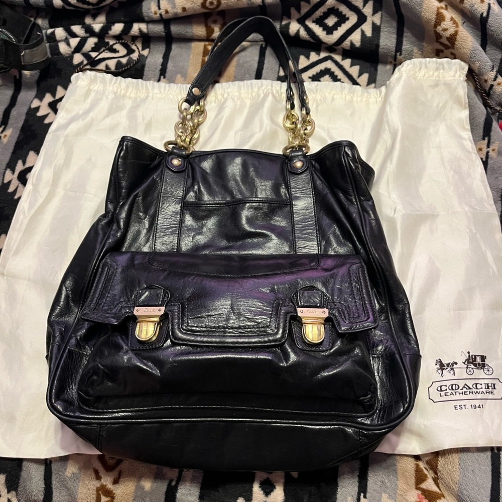 Coach EUC Black Leather Poppy Pushlock Shoulder Bag